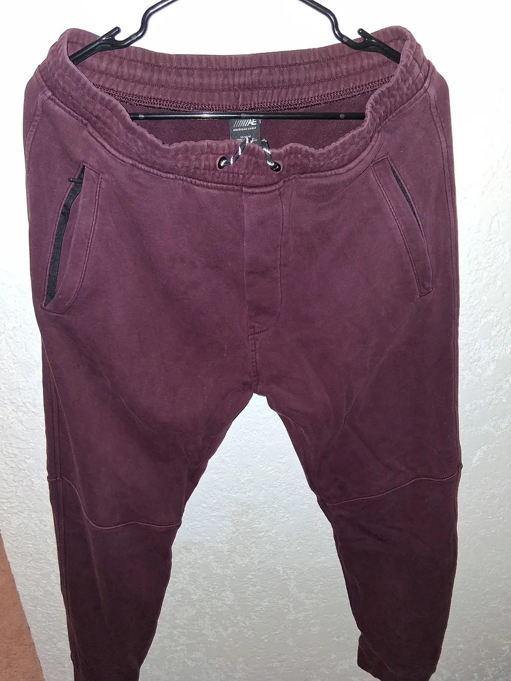 American Eagle Outfitters Men's Maroon Drawstring Joggers